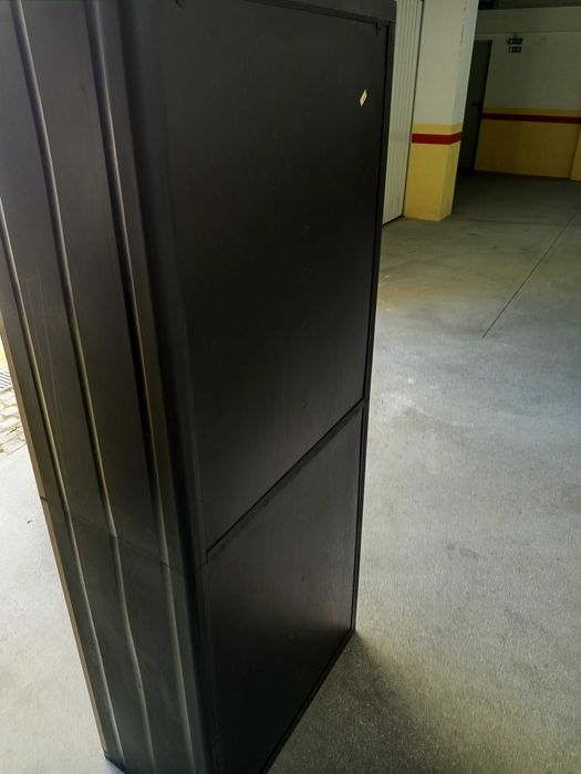 Armário de armazenamento