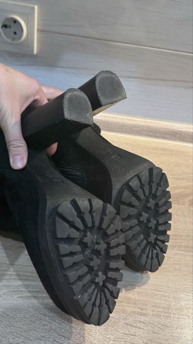 Сапожки замш натуральний 38 високий каблук