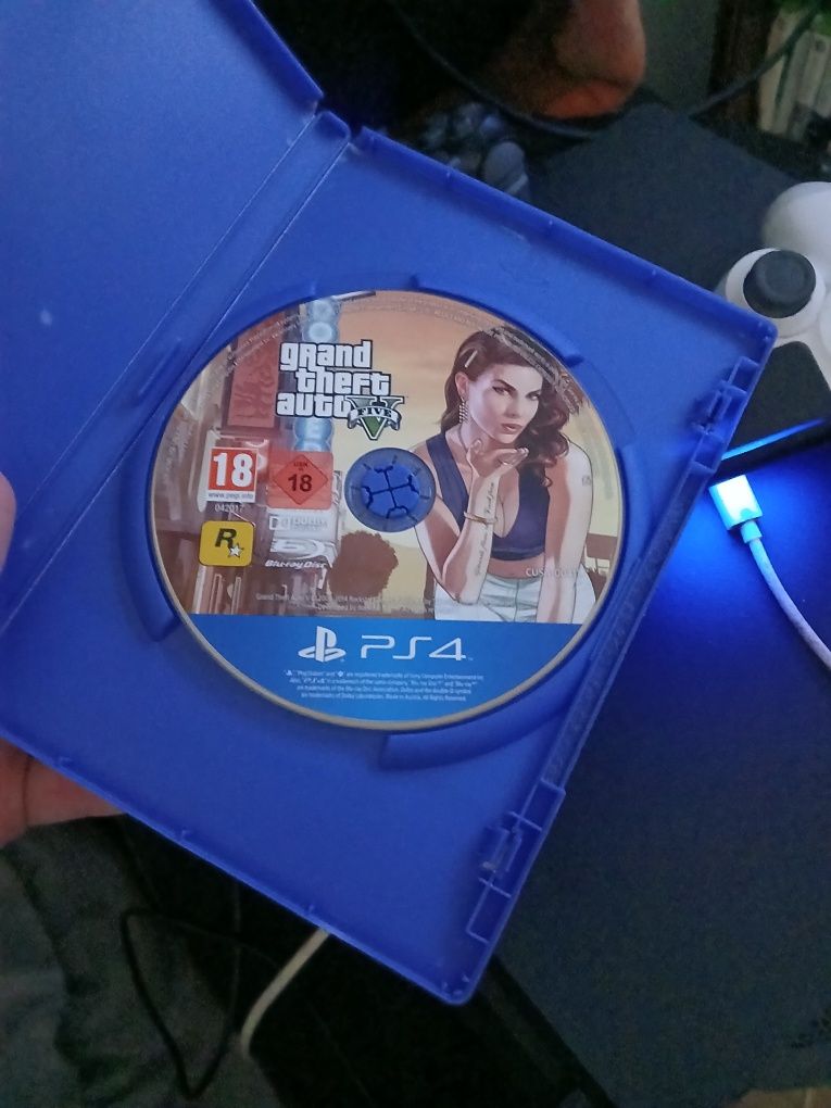 Playstation 4 1T comandos jogos e ventoinha