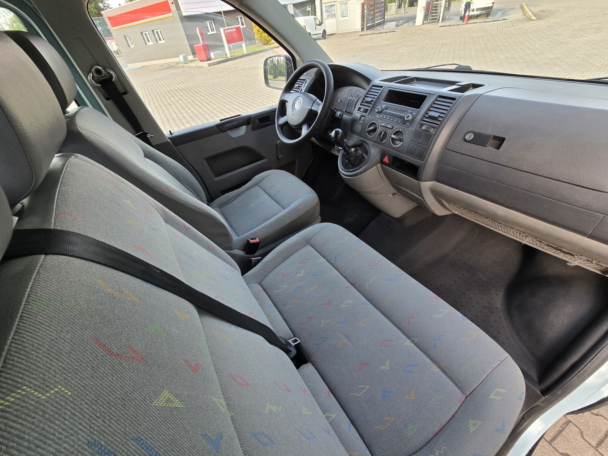 VW Transporter T5 6os. 1.9 TDI Hak, Klima