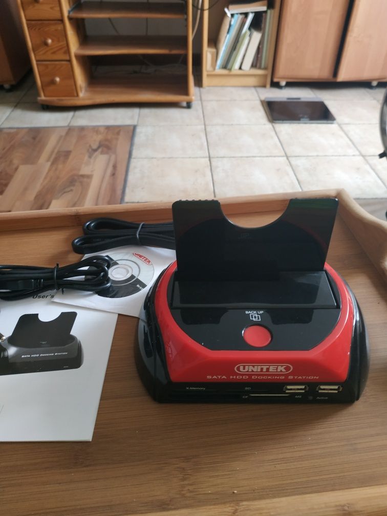Unitek stacja dyskow,czytnik kart msd oraz replikator portów usb