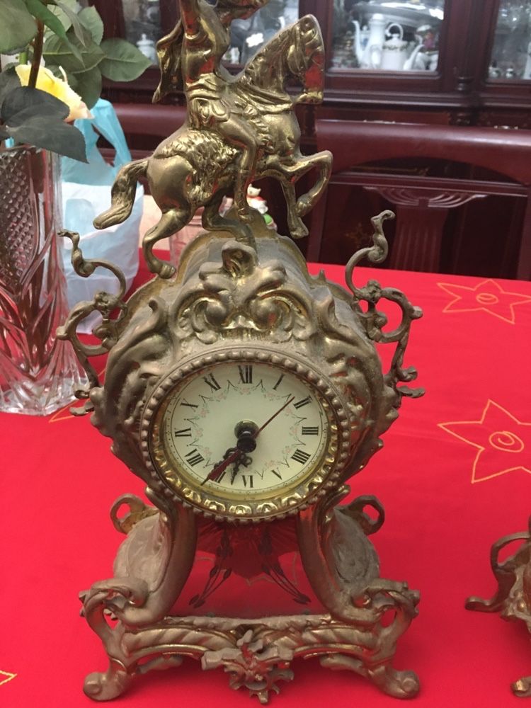 2 Relógios de mesa de metal vintage
