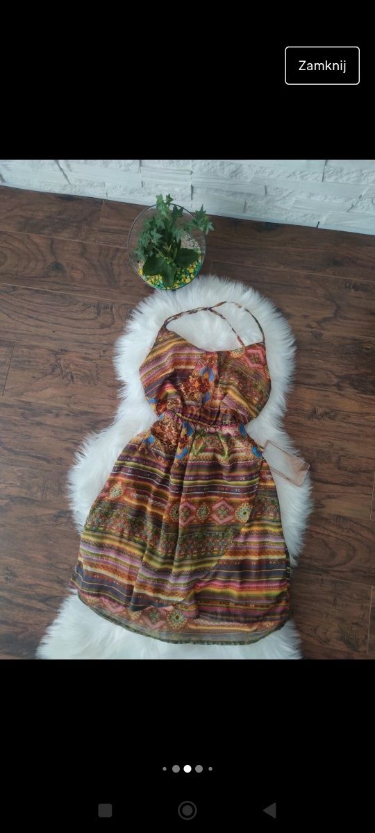 Zwiewna letnia sukienka Bershka etno Piękne  wzorki Kopertowy przód
Ro