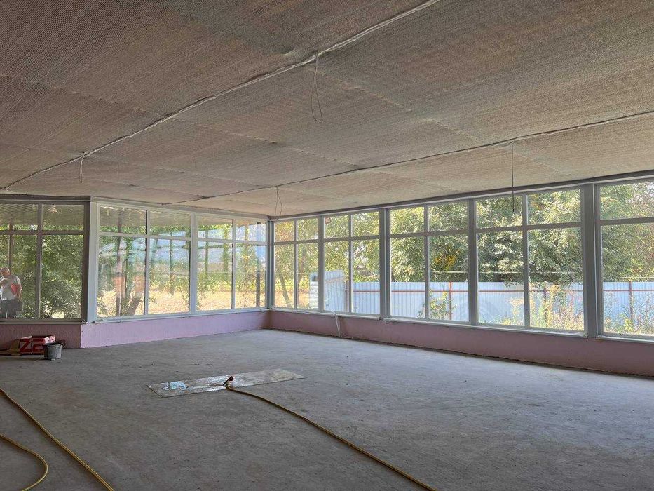 Здам приміщення вільного призначення в самому центрі с . Іркліїв