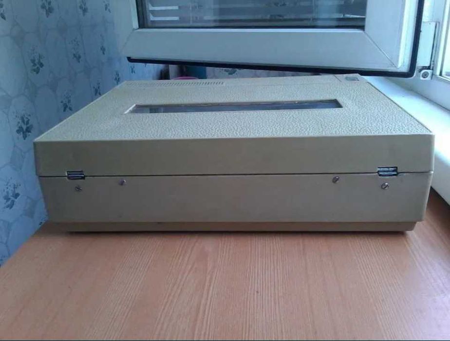 Продам магнитофон Дельфин