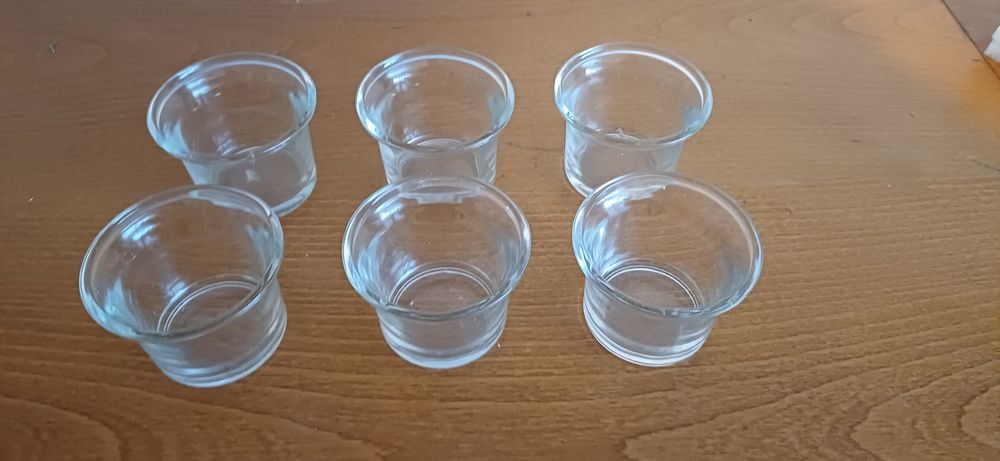 Przzroczyste szklane świeczniki