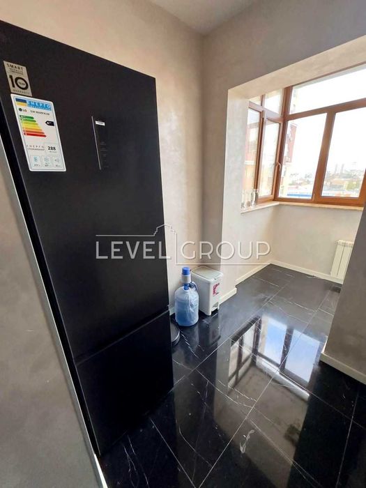 чудова квартира з паркінгом та бомбосховищем