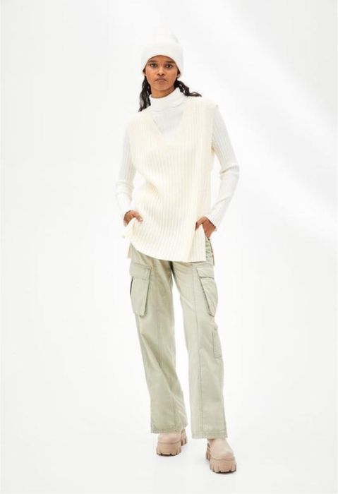 В’язана жилетка h&m бежева молочна