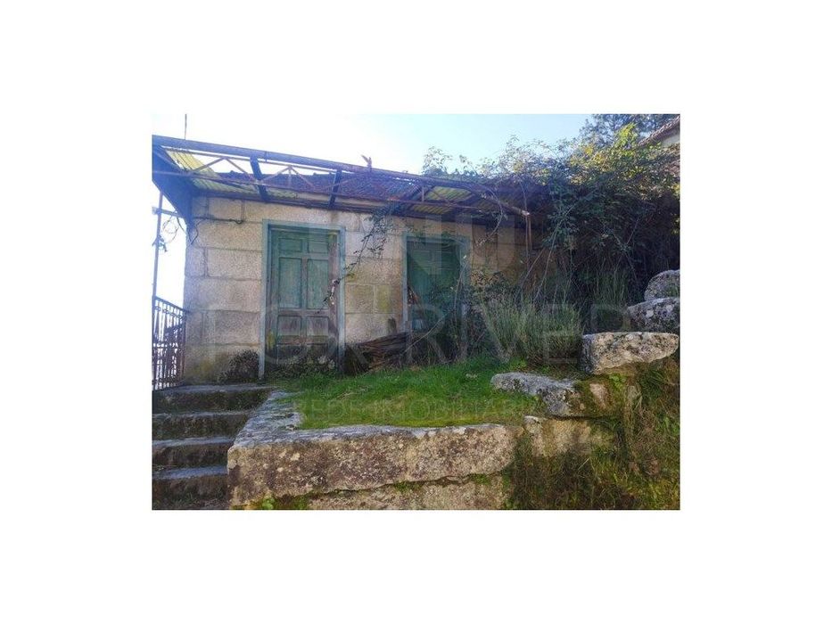 Moradia T4 para recuperar Castro Laboreiro, Melgaço