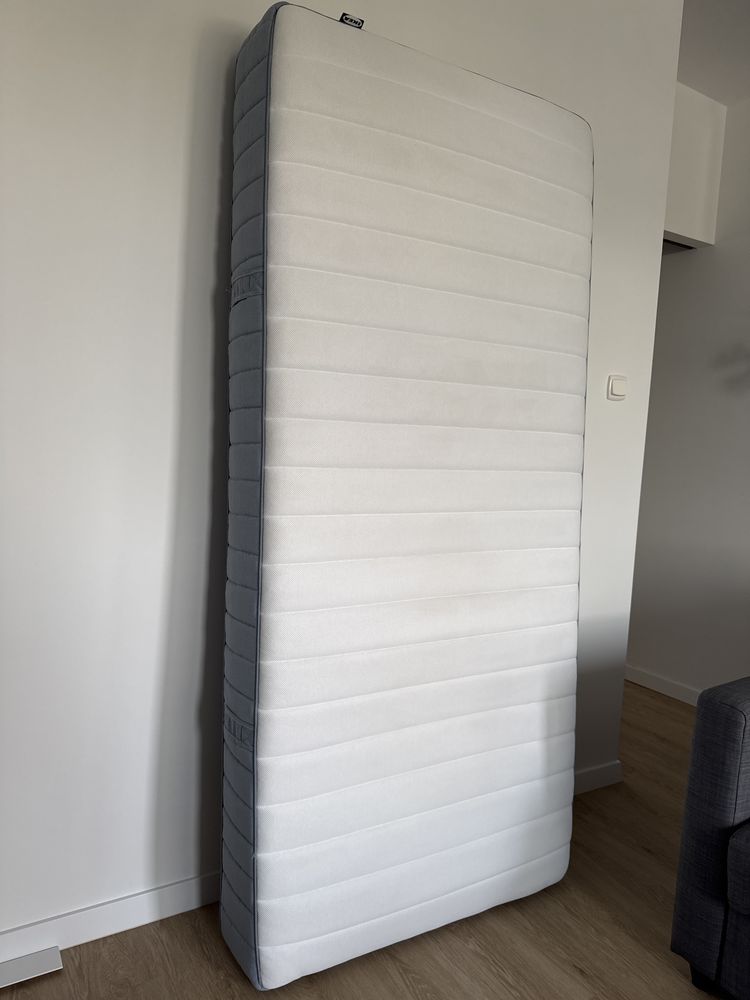 materac Valevag 90x200 ikea
