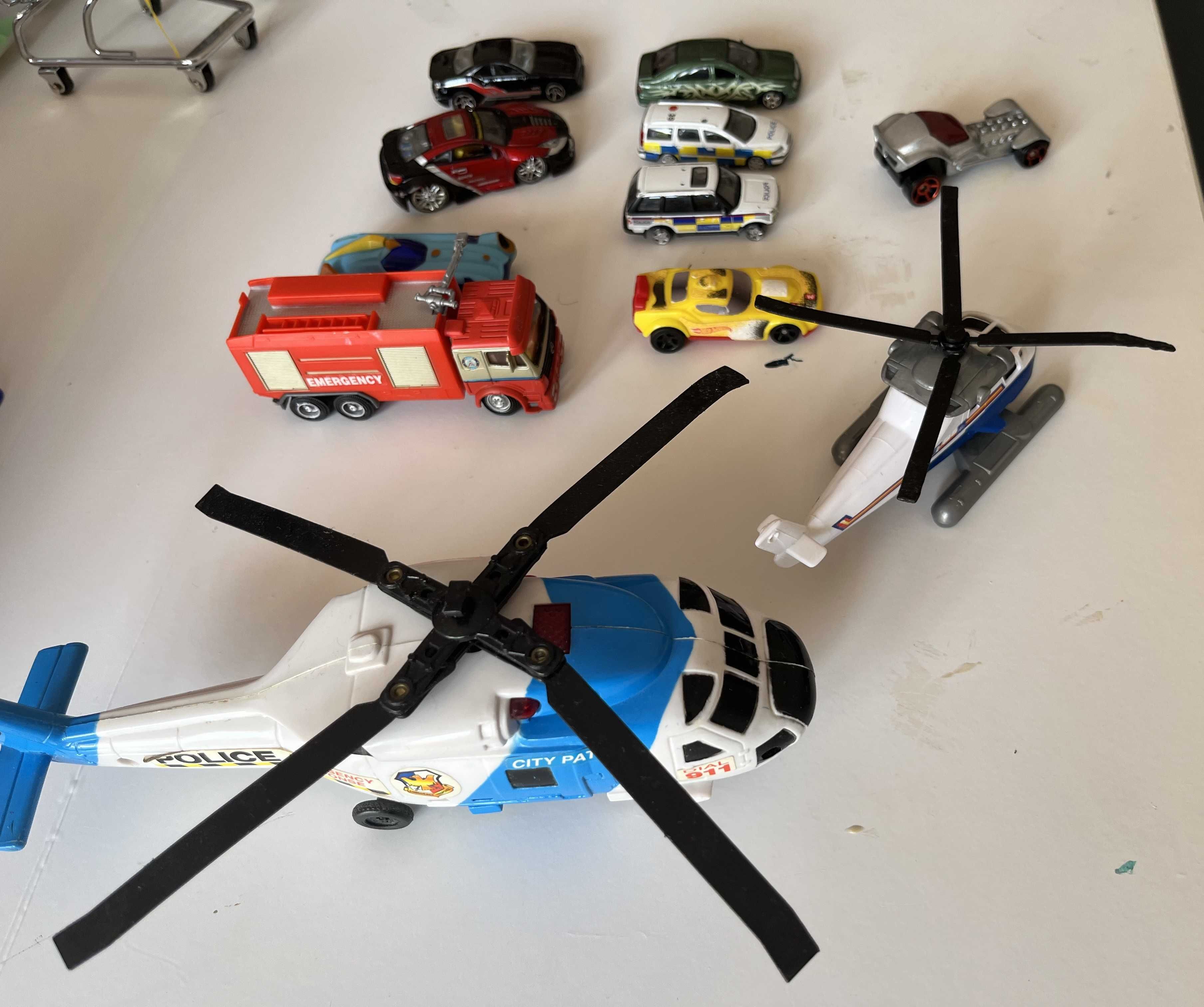 2 helicópteros + 9 carros