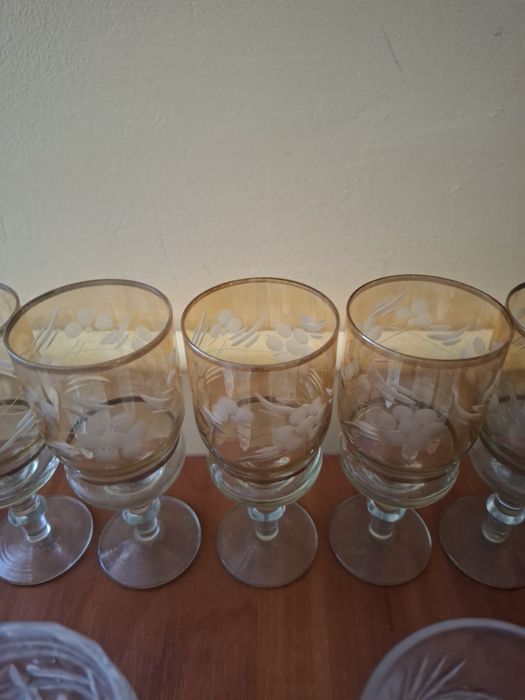 Стакани та рюмки