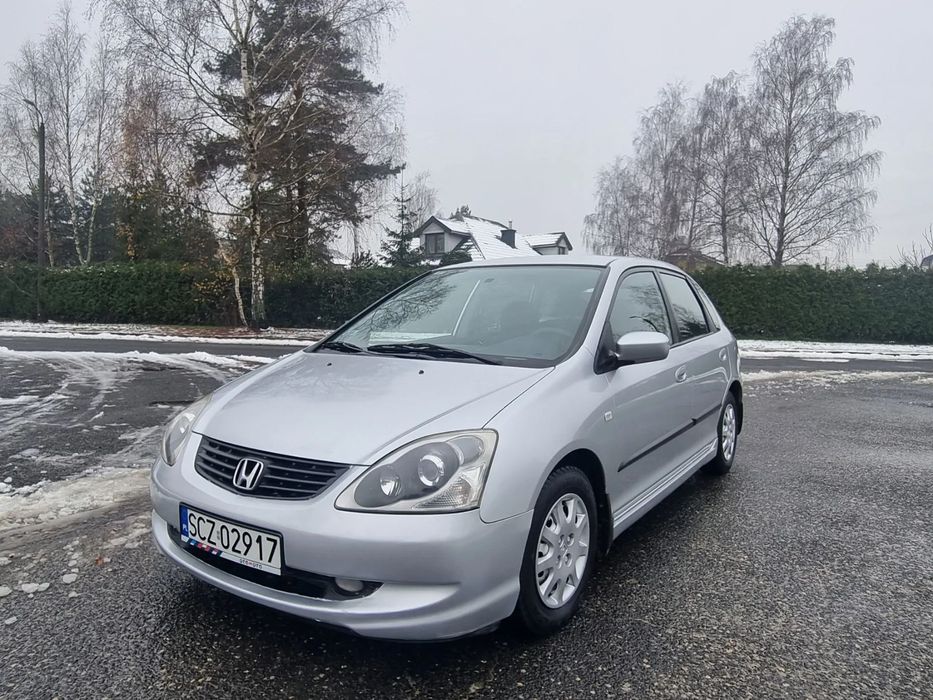 Honda Civic Dynamiczna Honda z silnikiem benzynowyym z klimatyzacja