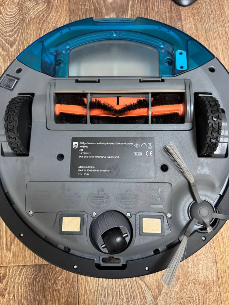 Продам робот-пилосос миючий Philips XU3000/01.