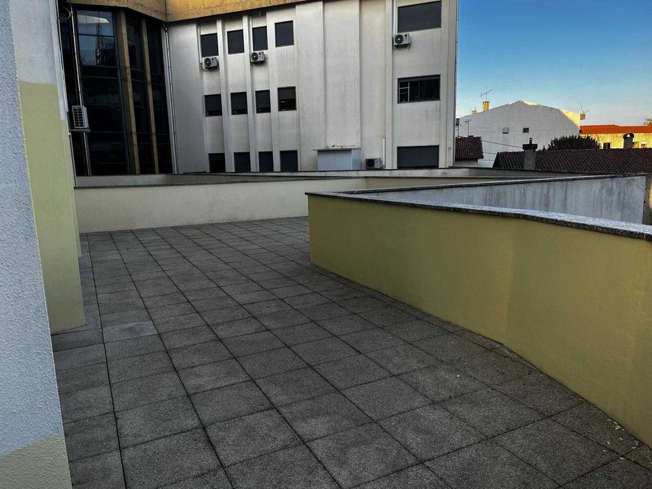 Apartamento T3 com Terraço no Coração de Nelas – Viseu