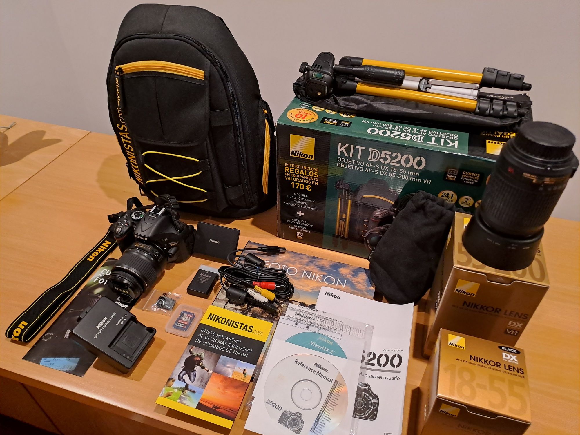 Nikon D5200 Pack + Extras