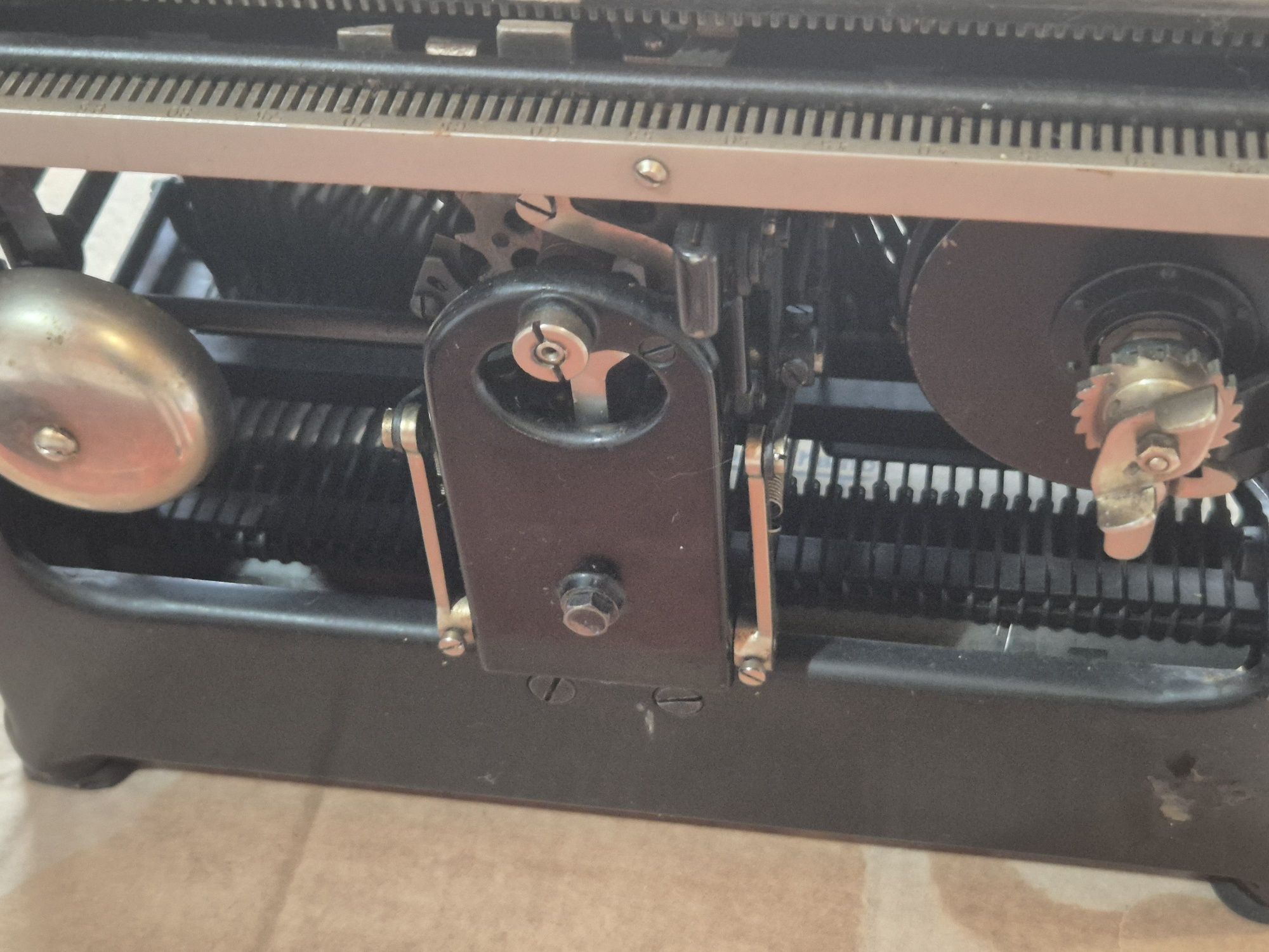 Maquina de escrever antiga Kapel