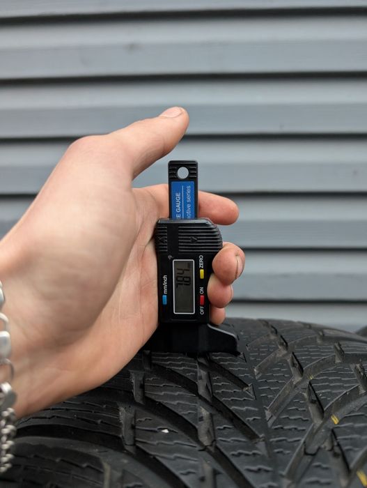 Комплект різношироких зимових шин Nokian 235/55 255/50 R19 Snow proof