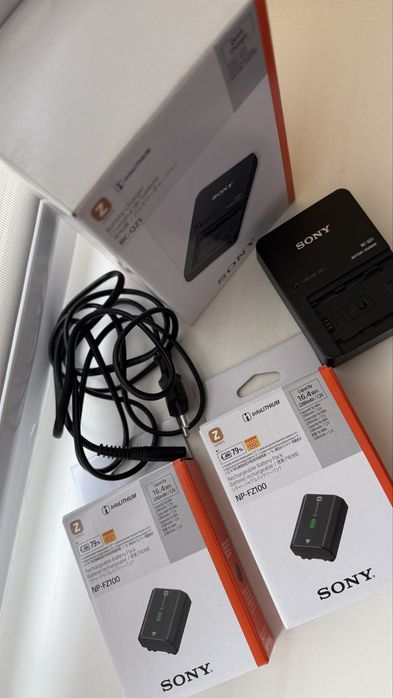 Комплект Sony NP-FZ100 + зарядка BC-QZ1