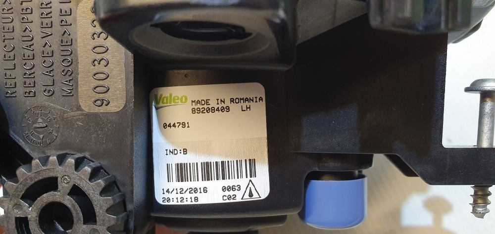 Halogen lewy renault twingo II lift 07- nowy oryginał valeo