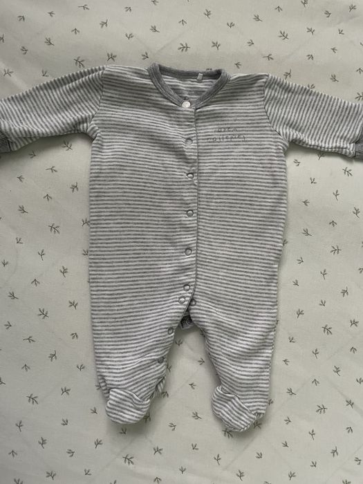 Pajacyk na jesień na zimę śpiochy rozmiar 56 pajacyki