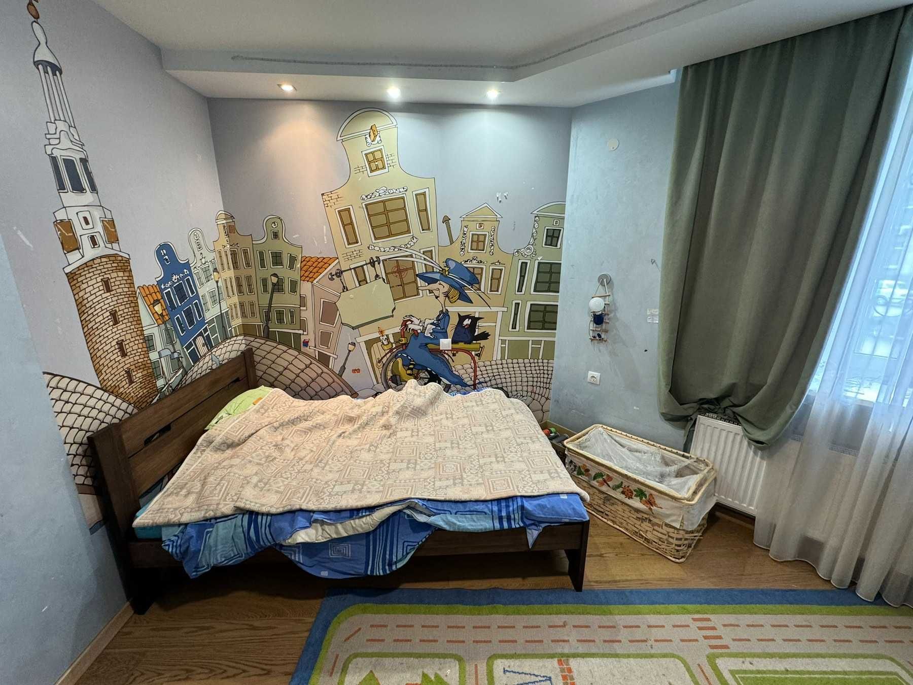 4 кімнатна, 112 м кв. Центр. Новобудова с індивідуальним опаленням.