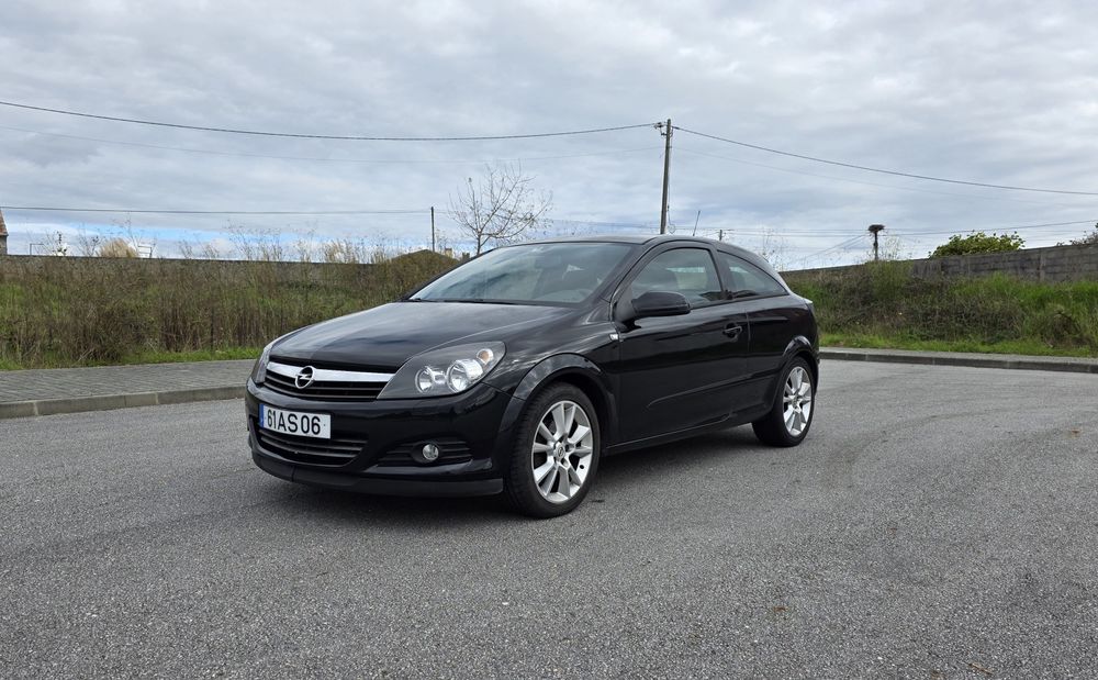 Opel Astra GTC 1.7 - 5 lugares