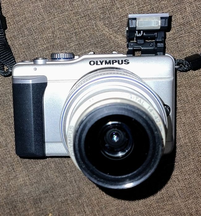 Aparat Fotograficzny OLYMPUS PEN E-PL1 + 14-42