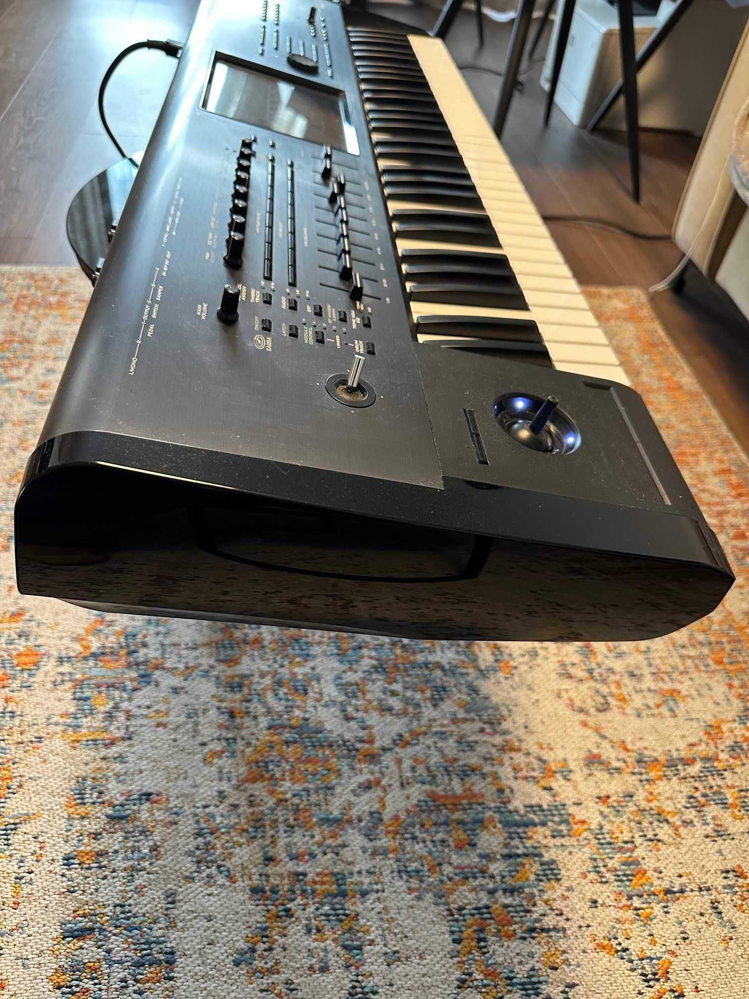 Korg Kronos 61, stan jak nowy