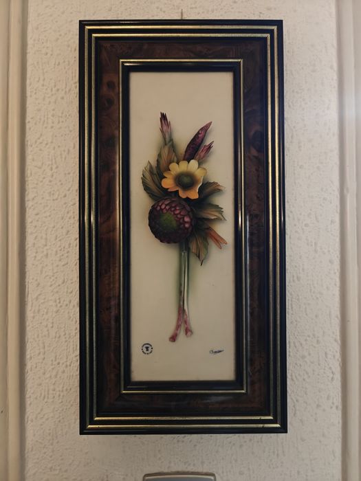 Pintado á mão - Moldura Vintage com relevo cerâmico