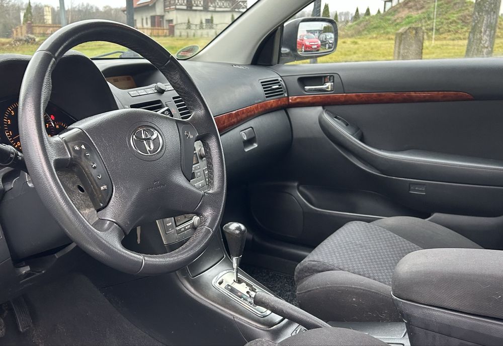 Toyota Avensis Kombi 2,0 147 KM Rok 2006