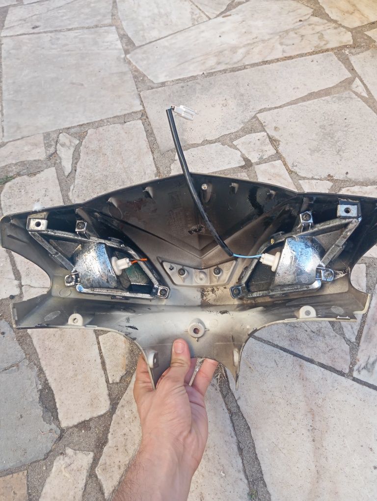 Carenagem frontal com luzes mota elétrica