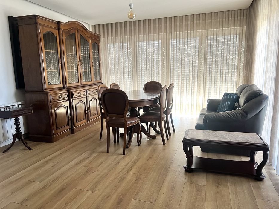 Sala completa - Movel/ Cristaleira + Sofa + Mesa e Cadeiras + Mesa