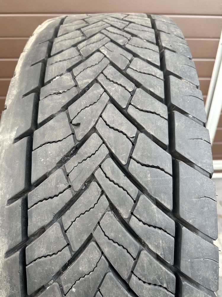 295/80 r22.5 Goodyear K-max D