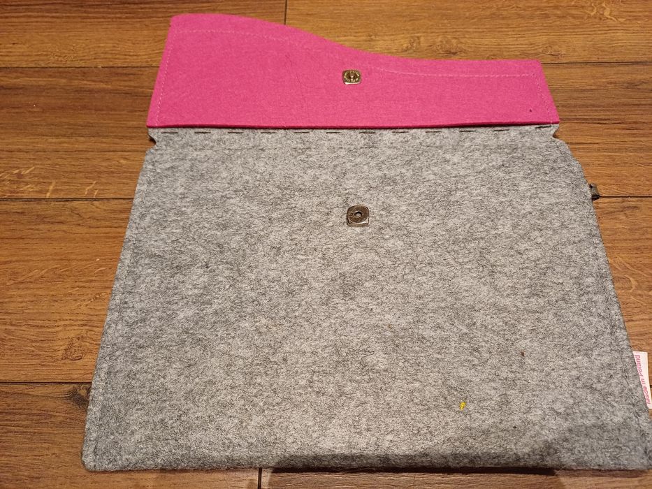 Case na tablet z filcu