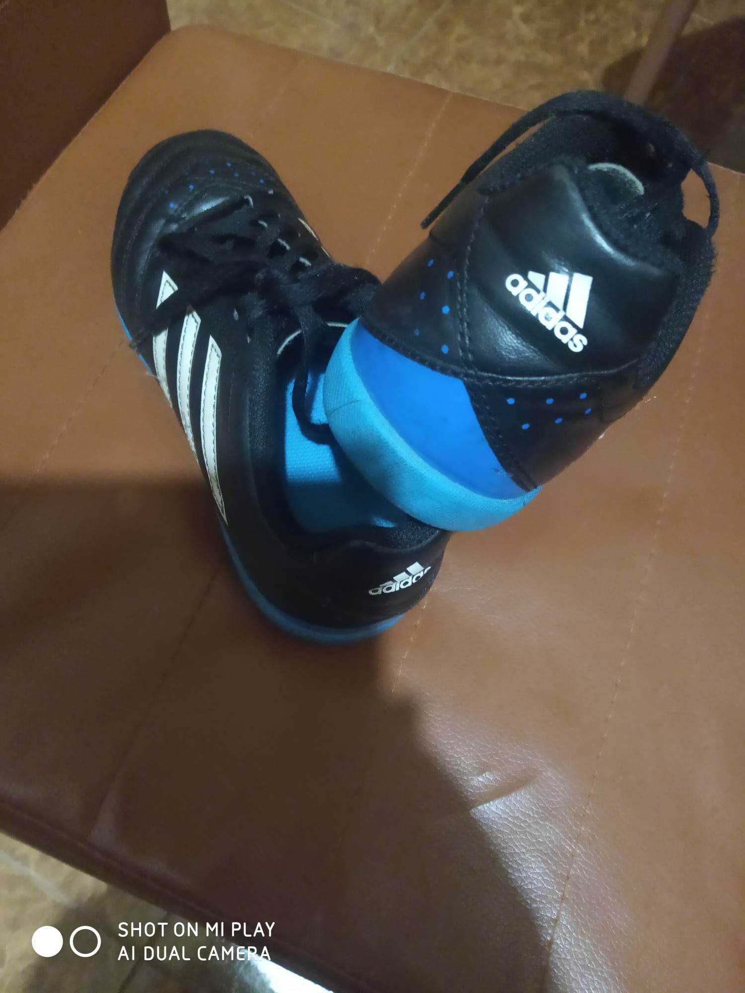 Buty sportowe piłkarskie Adidas roz 34