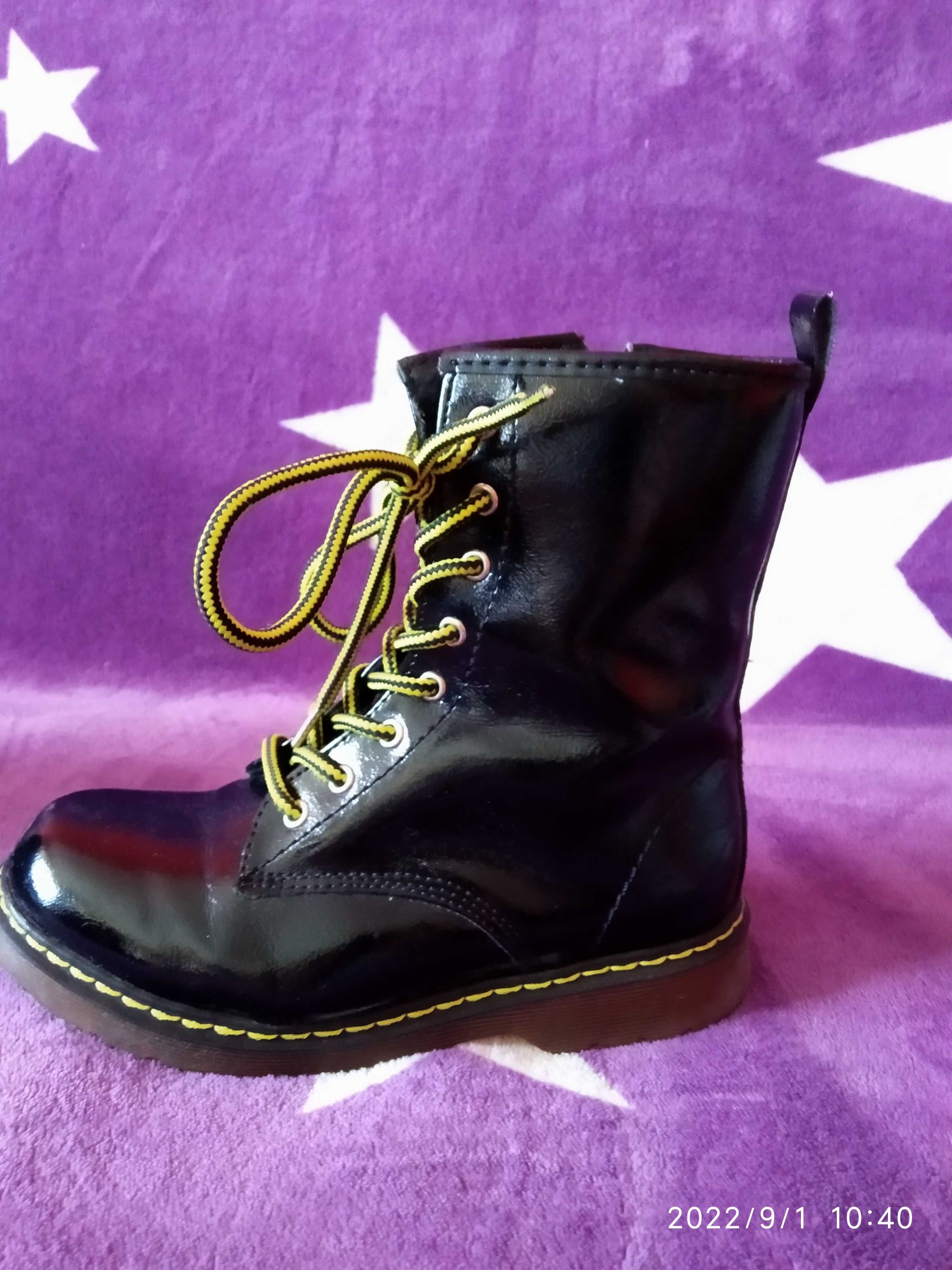 Buty botki czarne Kornecki