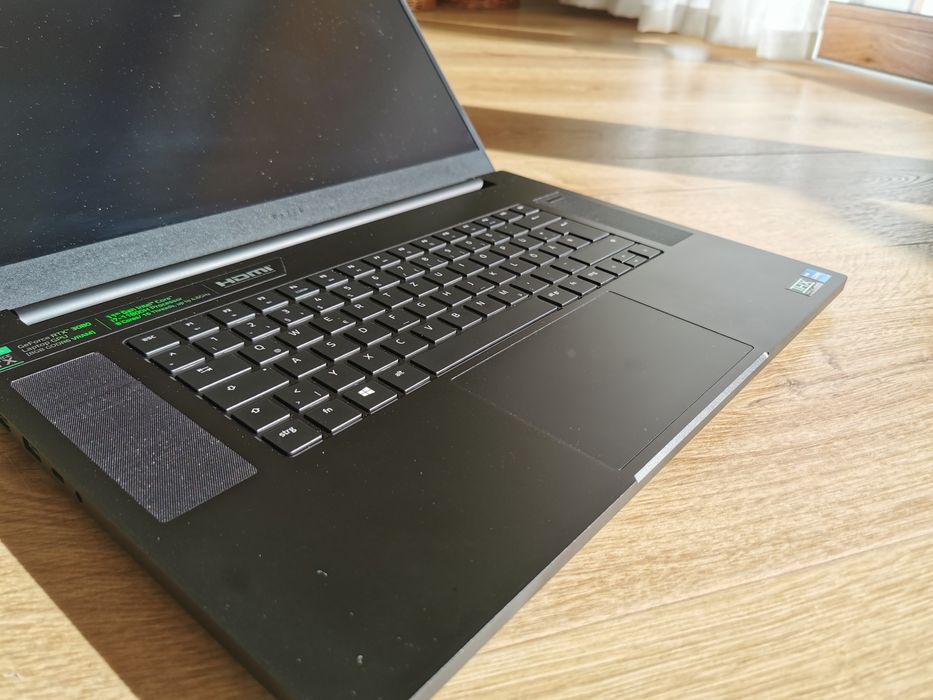 Laptop gamingowy Razer Blade 17 RTX3080 i7-11gen. 32GB RAM, 1TB