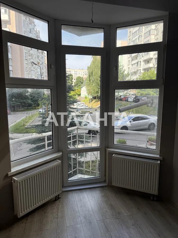 Продаж 3-кім. квартири з ремонтом по вул. Плуговій.