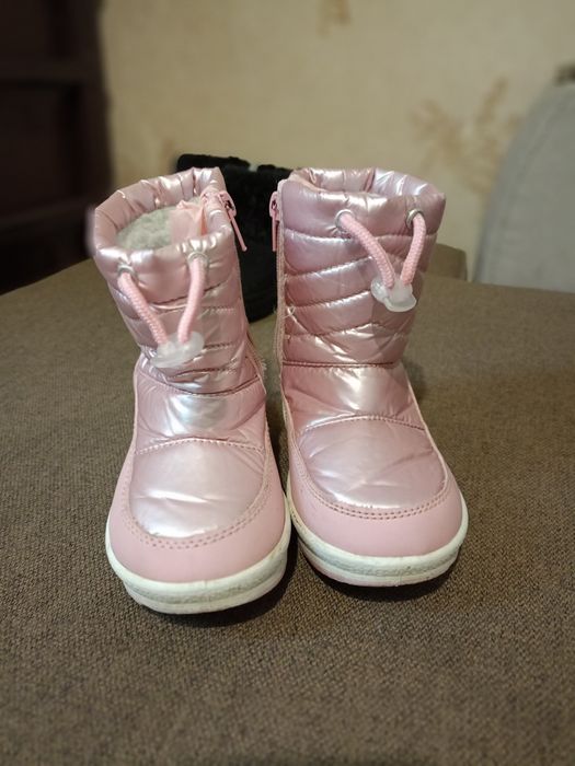 Дитяче взуття для дівчинки