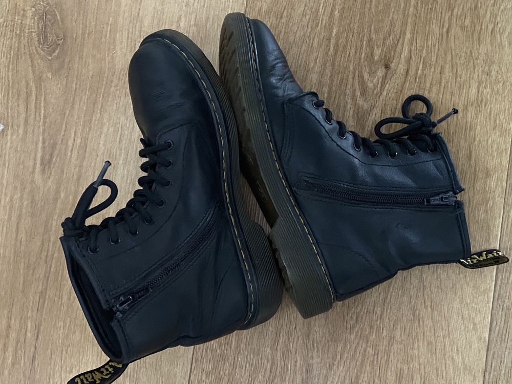 Dr. Martens 36 skóra naturalna czarne glany lekkie