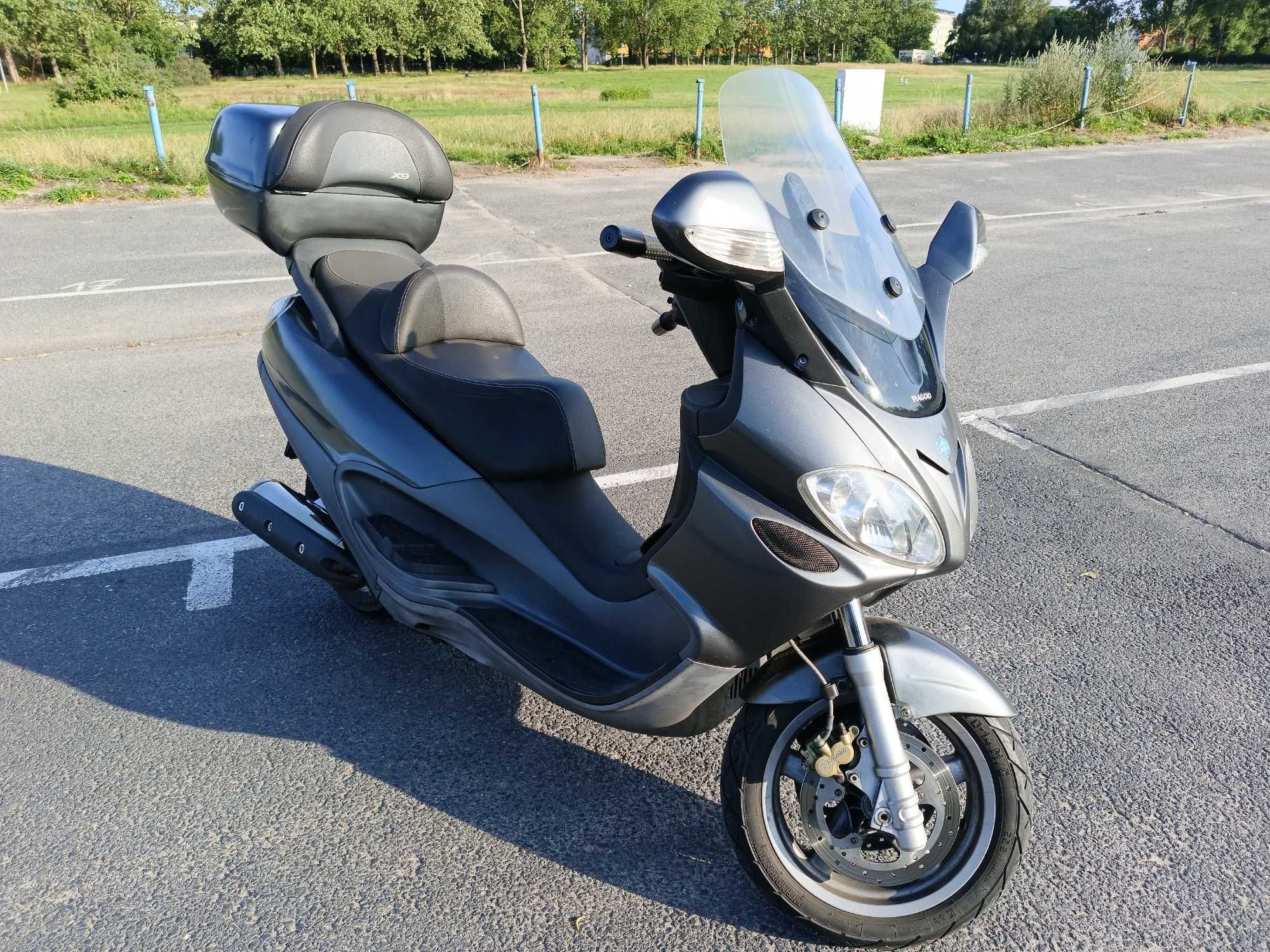 Sprzedam PIAGGIO X9 500 cm