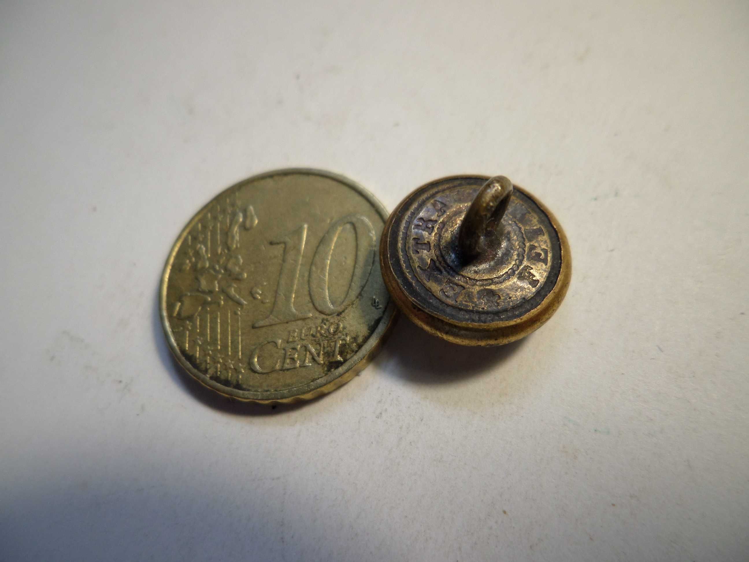 Botão antigo  (Monarquia Portuguesa)