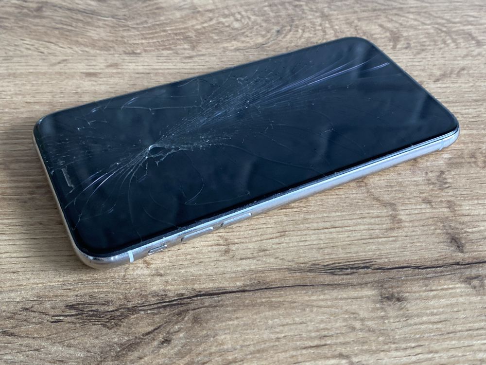 Iphone Xs silver 256 Gb под ремонт