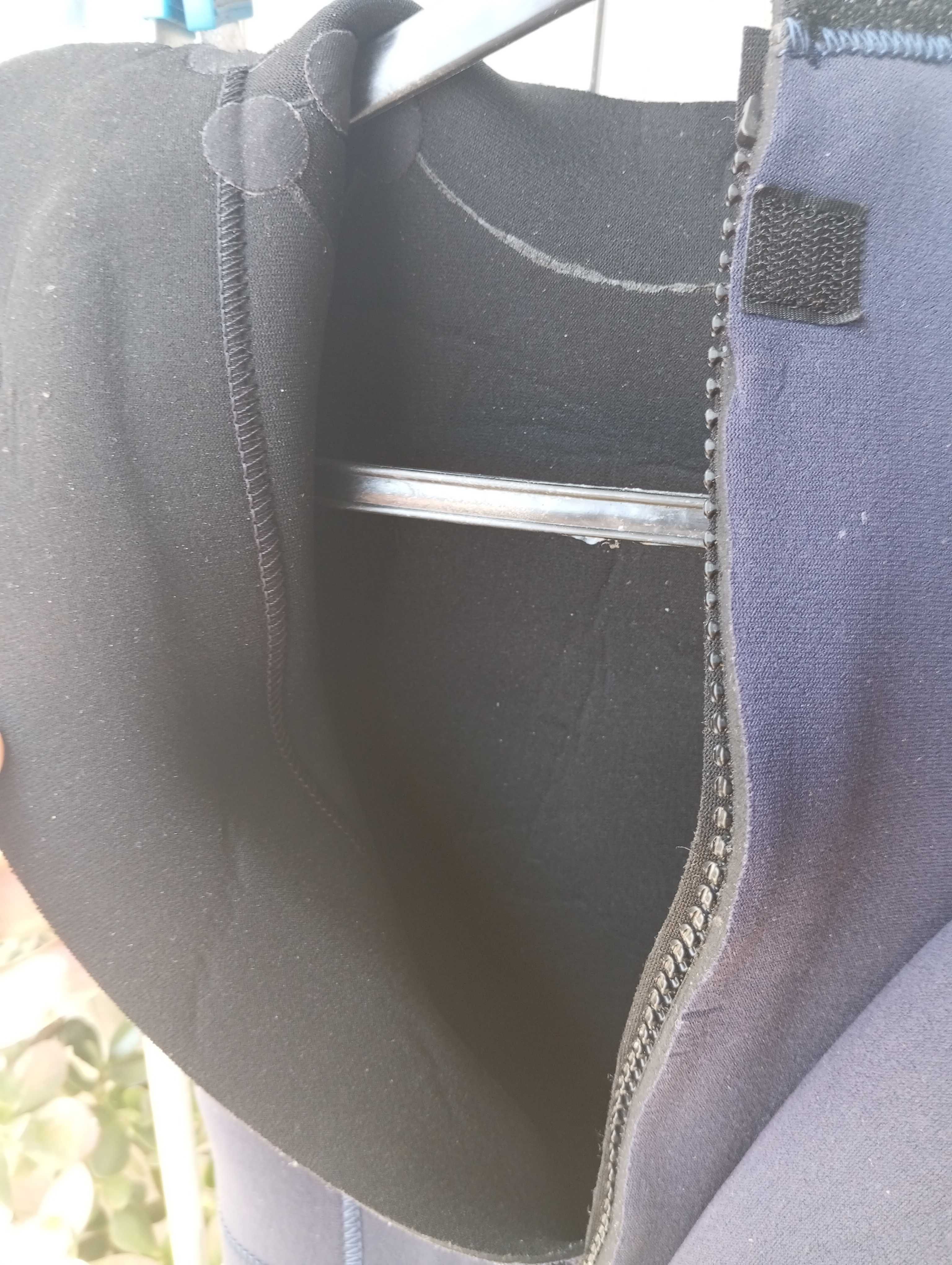 VENDO FATO DE SURF, 4/3, 6 ANOS, COMO NOVO - ENVIO À COBRANÇA