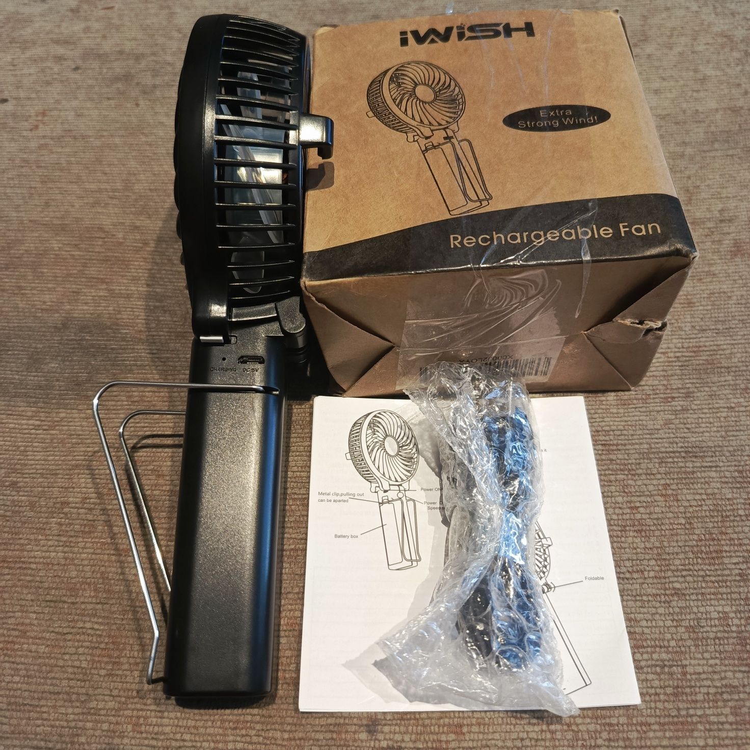 Wentylator mini Iwish czarny.