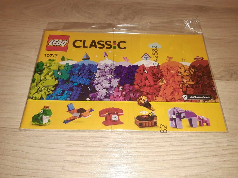 Puste pudełko Lego Classic 10717 Bricks Bricks Bricks +instrukcja (1)
