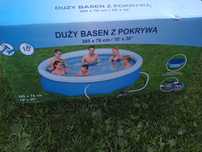 Duży basen z pokrywą
