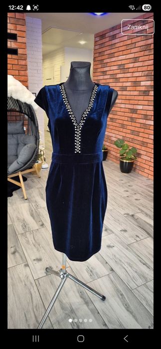 Elegancka sukienka welurowa midi