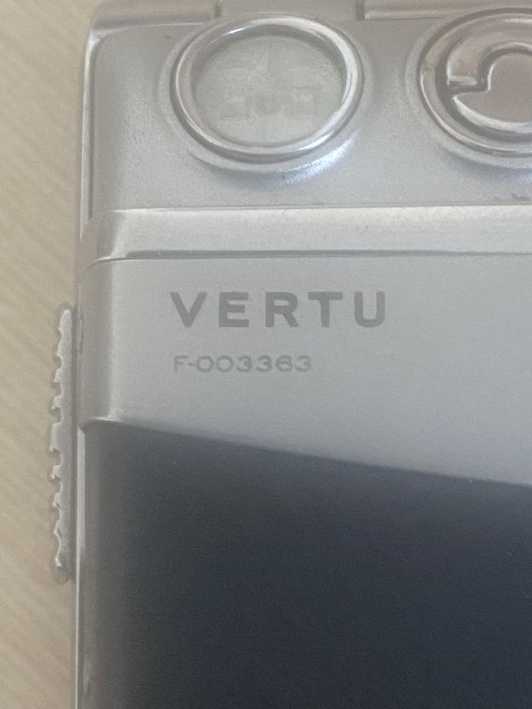 Vertu Constellation Ayxta Brown